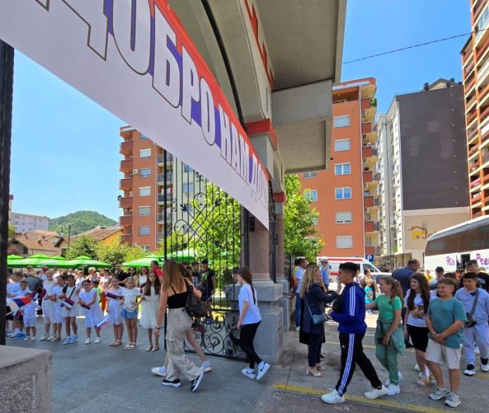 kosovari-zvornik-porodica